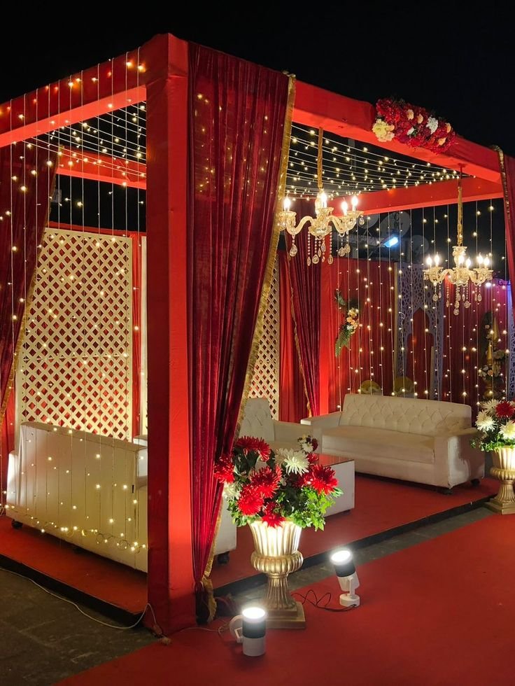 Red Gold Classic Hindu Shaadi Decoration